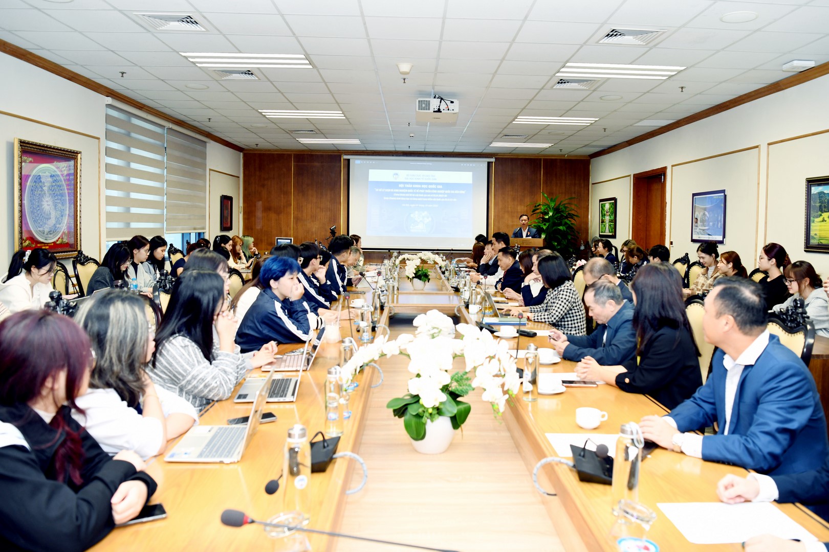 Hội thảo Khoa học Quốc gia - Nghiên cứu cơ sở khoa học và đề xuất giải pháp phát triển công nghiệp quốc gia bền vững...